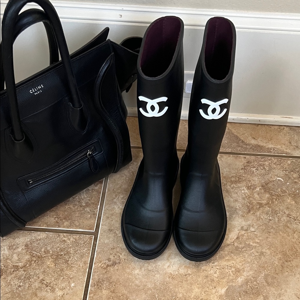 SOLD 
CHANEL Black and White Women's Rubber Rain and Winter Boots 7.5